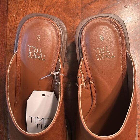 Time and Tru Brown Slip on Mule.NWT - Picture 9 of 10